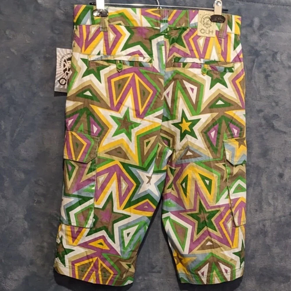 CLH Creating Limitless Heights Mens Star Print Cargo Shorts Green Purple 32 NWT